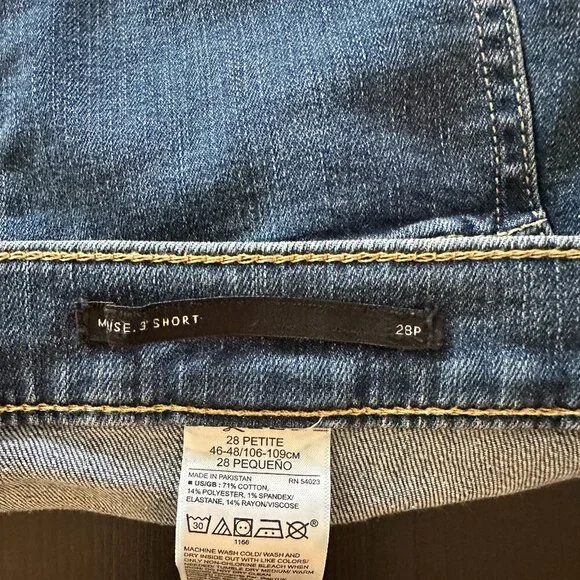 Banana Republic Premium Denim Shorts Size 28P | Mid-Rise - Picture 4 of 4